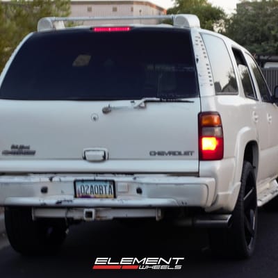 24 Inch DUB Baller Gloss Black S216 on a 2002 Chevrolet Tahoe