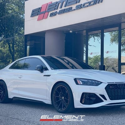 20 Inch Variant Aure in Gloss Black on a 2023 Audi RS5