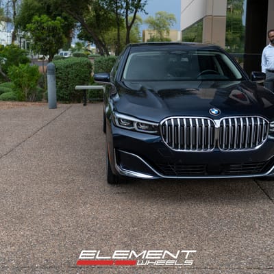 Staggered 22 Inch Ferrada FR3 in Machine Black w/ Chrome Lip on a 2020 BMW 7 Series