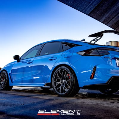 19 inch VMR V710FF in Matte Graphite on a 2024 Honda Civic Type R