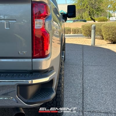 18 inch Method Race MR301 Machined w/ Clear Coat on a 2024 Chevrolet Silverado 2500
