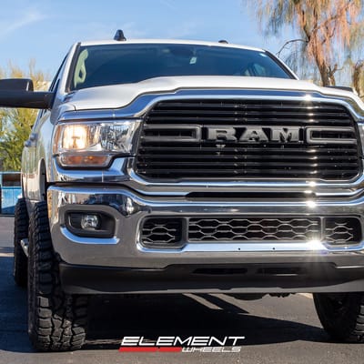 18 inch Moto Metal MO962 Gloss Black Milled on a 2019 Ram 2500