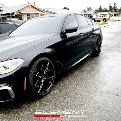 20 Staggered Vossen HF-5 Gloss Black on a 2018 BMW M550i X-Drive