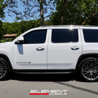 24 inch TIS Motorsports 506GM in Gunmetal on a 2022 Jeep Wagoneer
