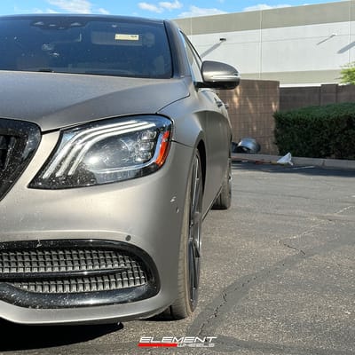 22 inch Staggered Vossen VSF1 on a Lowered 2018 Maybach S560