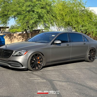 22 inch Staggered Vossen VSF1 on a Lowered 2018 Maybach S560