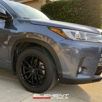 19 inch Niche Vosso Satin Black M203 on a 2019 Toyota Highlander