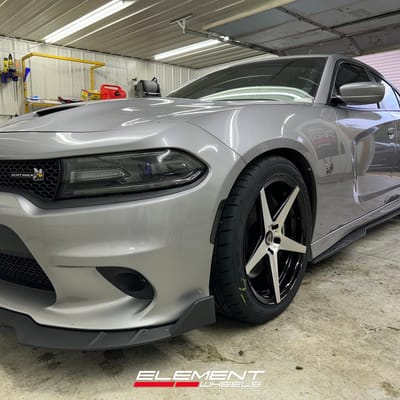 20 Staggered Marquee M1001 Gloss Black Machined