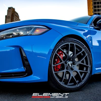 19 inch VMR V710FF in Matte Graphite on a 2024 Honda Civic Type R