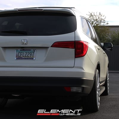 22 inch Avant Garde M615 Silver Machined on a 2018 Honda Pilot