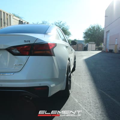 19 Inch Ferrada FR4 in Matte Black with Gloss Black Lip on 2022 Nissan Maxima