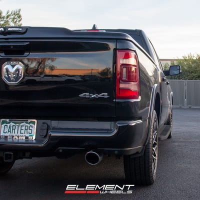 22 inch Vossen HF6-3 Gloss Black Brushed Face on a 2019 Ram 1500
