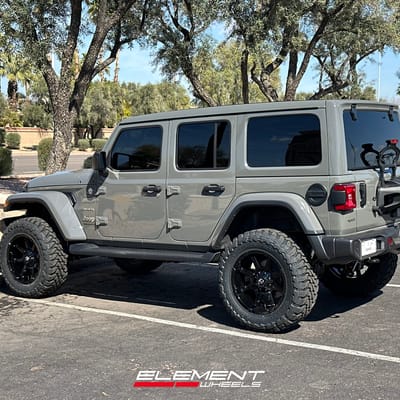 20 inch Fuel Coupler All Gloss Black on a Lifted 2023 Jeep Wrangler JL