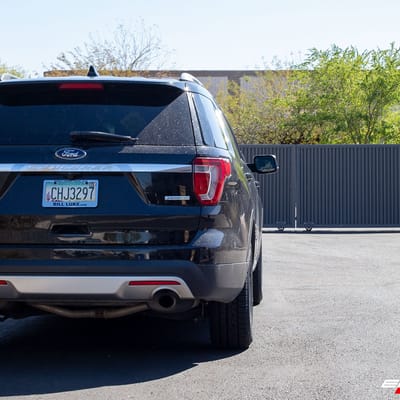 18 inch Versus VS243 Black w/ Machined Lip on a 2017 Ford Explorer