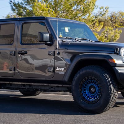 17 inch Black Rhino Sentinel Cobalt Cobalt Blue w/ Black Lip on a 2020 Jeep Wrangler JL