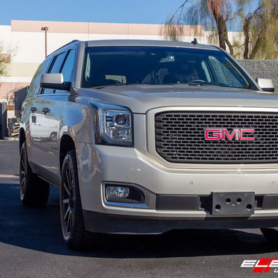 20 inch XD Series XD847 Outbreak Satin Black w/ Gray Tint on a 2015 GMC Yukon XL