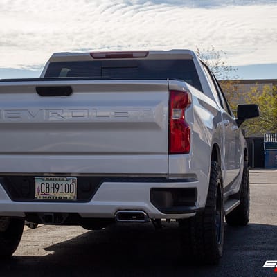 20 inch Mayhem Scout 8302BM Matte Black on a 2021 Chevrolet Silverado 1500