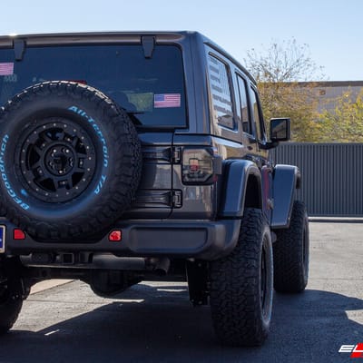 17 inch XD Series XD827 Rockstar III All Matte Black on a 2020 Jeep Rubicon w/ 2.5" Fox Suspension Lift