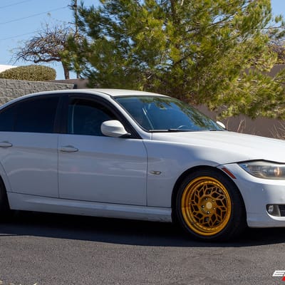 18 inch Regen5 R32 Brushed Gold on a 2011 BMW 3 Series RWD