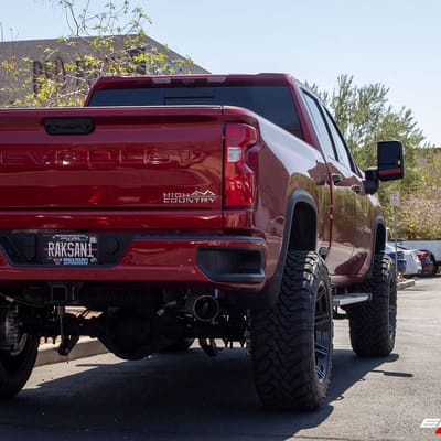 22 inch 4Play Off-Road 4P08 Brushed Black on a Lifted 2021 Chevrolet 2500 Duramax High Country