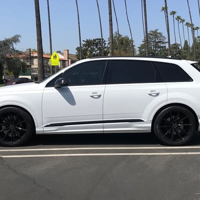 22 inch Blaque Diamond BD-11 Gloss Black on a 2021 Audi SQ7