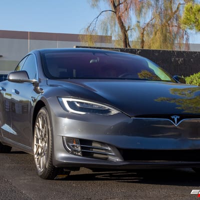 20 inch Variant Radon Titanium Brushed Face on a 2018 Tesla Model S AWD