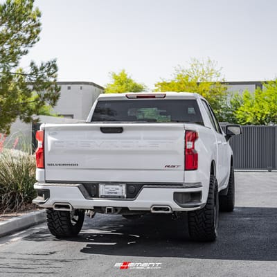 20 inch Fuel Off-Road Torque Matte Black D689 on a Leveled 2021 Chevrolet Silverado 1500