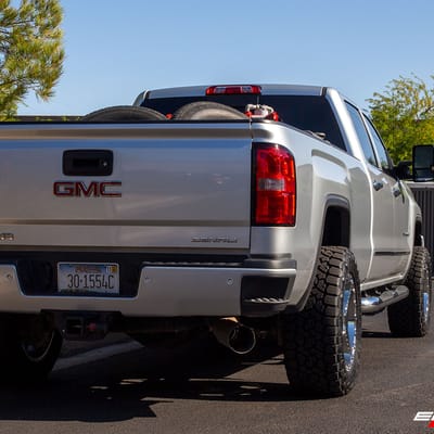 20 inch XD Series XD838 Mammoth Chrome on a Leveled 2019 GMC 3500