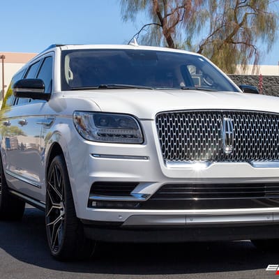 24 inch Ferrada FT3 Machine Black on a 2018 Lincoln Navigator