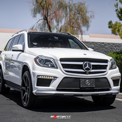 22 inch Niche Verona All Gloss Black M168 on a 2016 Mercedes Benz GL63