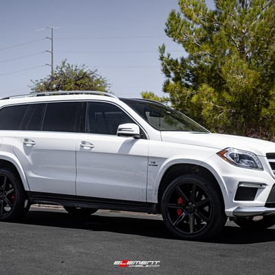 22 inch Niche Verona All Gloss Black M168 on a 2016 Mercedes Benz GL63