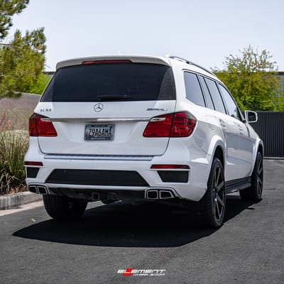 22 inch Niche Verona All Gloss Black M168 on a 2016 Mercedes Benz GL63