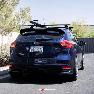 19 inch Rotiform KB1 Matte Anthracite R185 on a 2016 Ford Focus ST