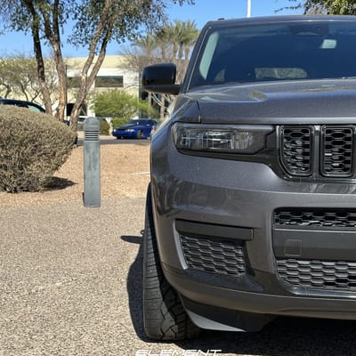 22 inch Curva Concepts C48 Gloss Black on a 2023 Jeep Grand Cherokee