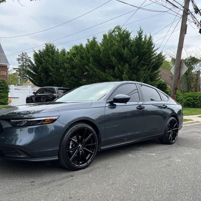20 inch Curva Concept CFF-46 Gloss Black on a 2023 Honda Accord