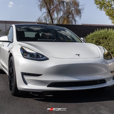 20 inch Staggered Blaque Diamond BD-F25 Gloss Black on a 2021 Tesla Model 3
