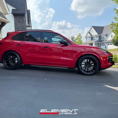Staggered 22 inch Vossen HF-4T (Directional) in Gloss Black on a 2021 Porsche Cayenne SUV Turbo