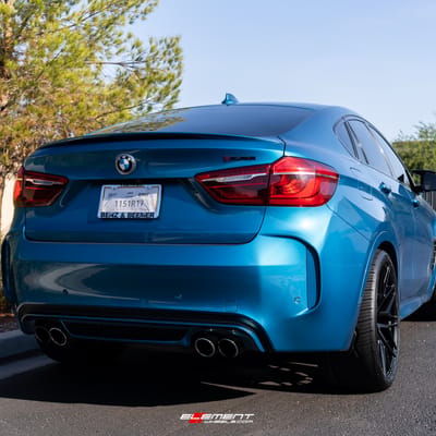 22 inch Staggered Avant Garde M520R Dark Graphite Metallic on a 2017 BMW X6M