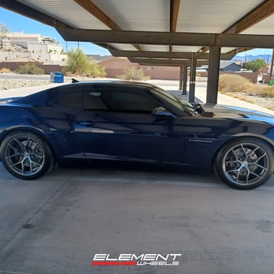 Staggered 20 inch Avant Garde M580R in Dark Graphite Metallic on a 2011 Chevrolet Camaro SS