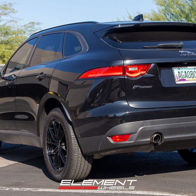 19 inch Varro VD36X Gloss Black on a 2017 Jaguar F-Pace
