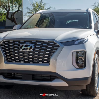 22 inch XIX X23 Silver w/ Machined Face (Chrome Stainless Steel Lip) on a 2021 Hyundai Palisade
