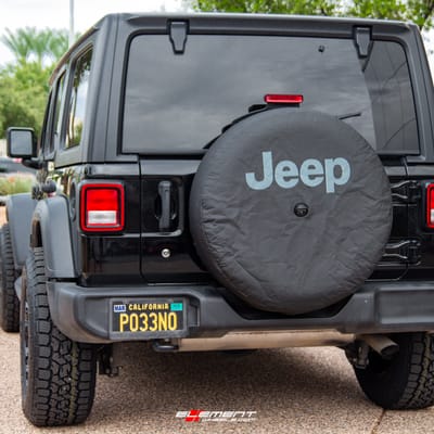 18 inch Fuel Off-Road Vapor All Matte Black D560 on a 2018 Jeep Wrangler JL