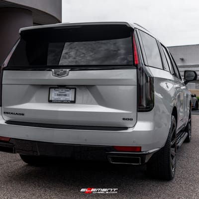 24 inch Koko Kuture Kapan Gloss Black on a 2021 Cadillac Escalade