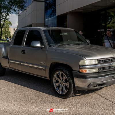 20 inch OE Creations PR166 Hyper Silver on a 2001 Chevrolet Silverado 1500