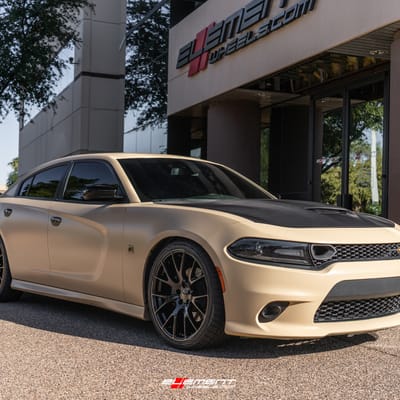 22 inch Dodge Hellcat Replica Wheel Gloss Black FR70 on a 2019 Dodge Charger RWD