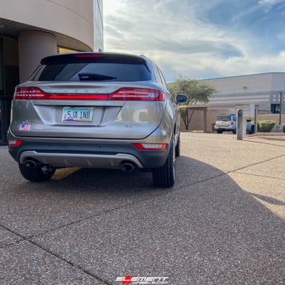 19 Inch MKW Avenue in Chrome on a 2018 Lincoln MKC