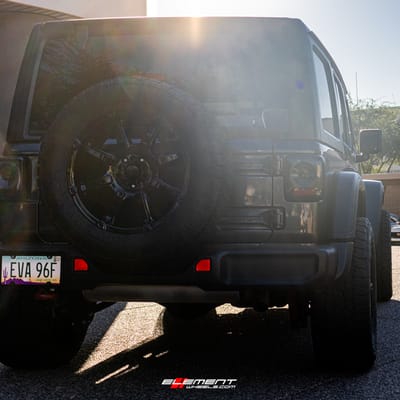 20 inch Staggered Fuel Off-Road Coupler Gloss Black D575