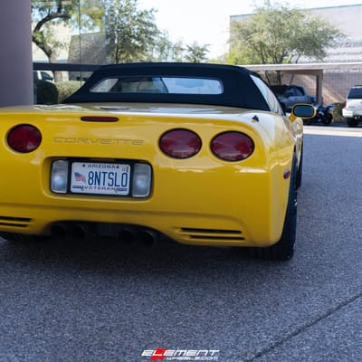 Staggered 20 Inch Savini BM17 in Gloss Black