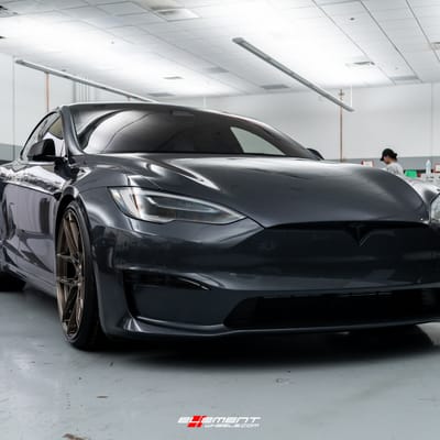Staggered 22 Inch Savini SV-F5 in Matte Bronze on a 2021 Tesla Model S PLAID