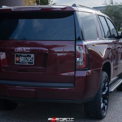 22 Inch Vors DG11 in Gloss Black on a 2020 GMC Yukon